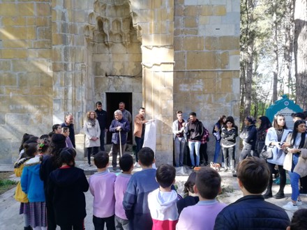 Hacı İbrahim Veli Sultan Türbesi Gençler Tarafından Temizlendi